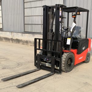 Forklift and reach truck